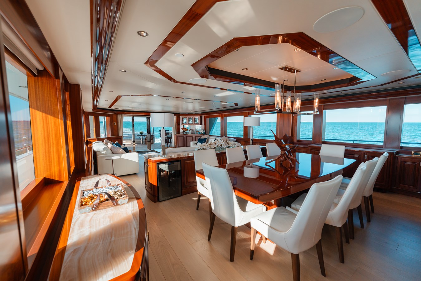 Westport 130 Blue Time dining salon panoramic view